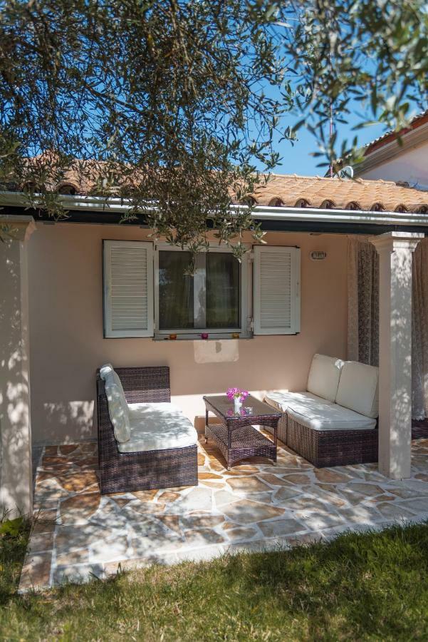 Villa Armonia Vitalades Luaran gambar