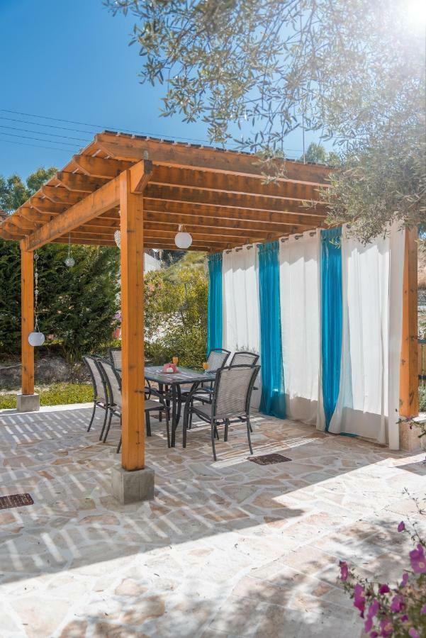 Villa Armonia Vitalades Luaran gambar