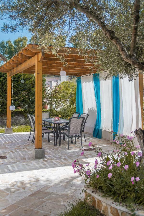 Villa Armonia Vitalades Luaran gambar