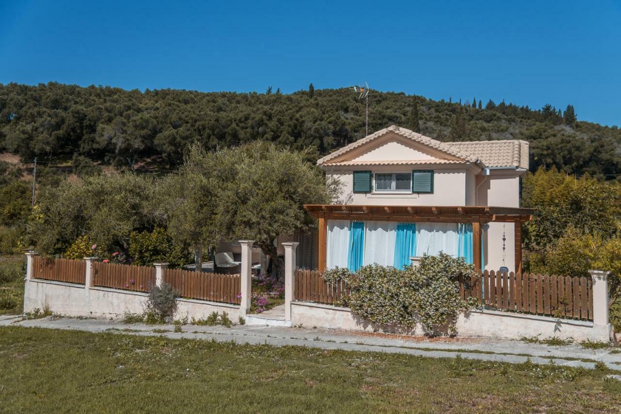 Villa Armonia Vitalades Luaran gambar